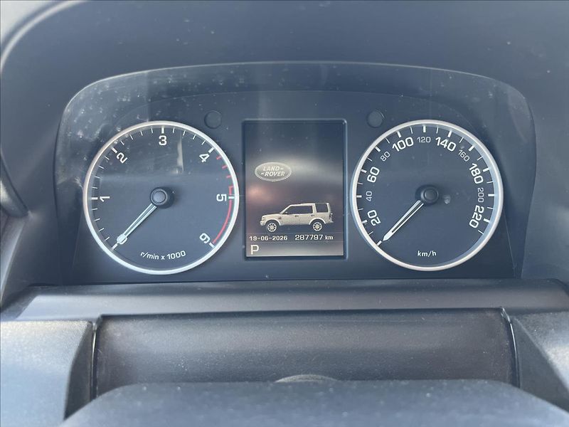 Land Rover Discovery 3,0 SDV6 7.MÍST 4x4 ROZVODY - fotka 25 z 44