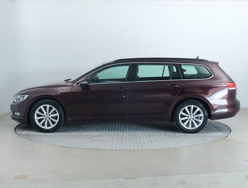 Volkswagen Passat (2018) Comfortline 2.0 TDI, Automat - fotka 3 z 20