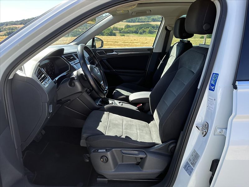 Volkswagen Tiguan 1,4 TSI DSG R-line matrix virt - fotka 11 z 30