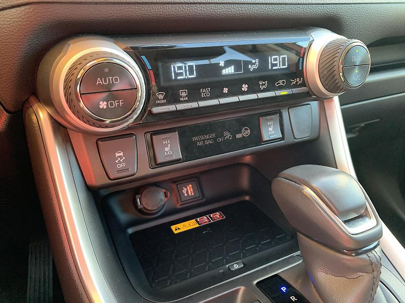 Toyota RAV4 COMFORT STYLE 2.5 HEV 4x4 AT - fotka 22 z 32
