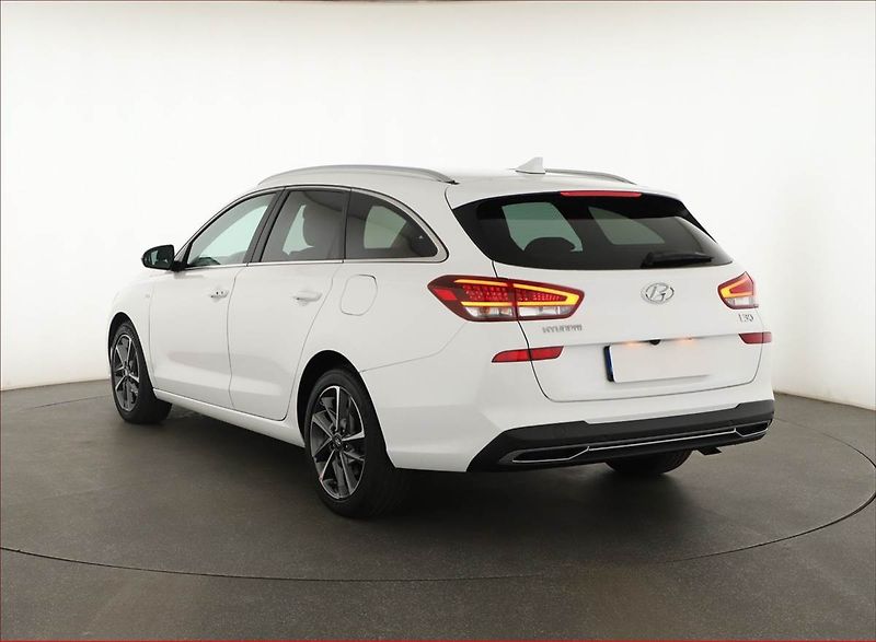 Hyundai i30 (2023) 1.5 T-GDI MHEV, Automat - fotka 4 z 16
