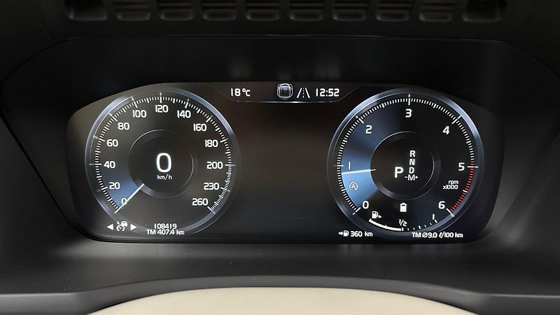 Volvo XC90 2.0 B5 AUT AWD Inscription - fotka 10 z 33