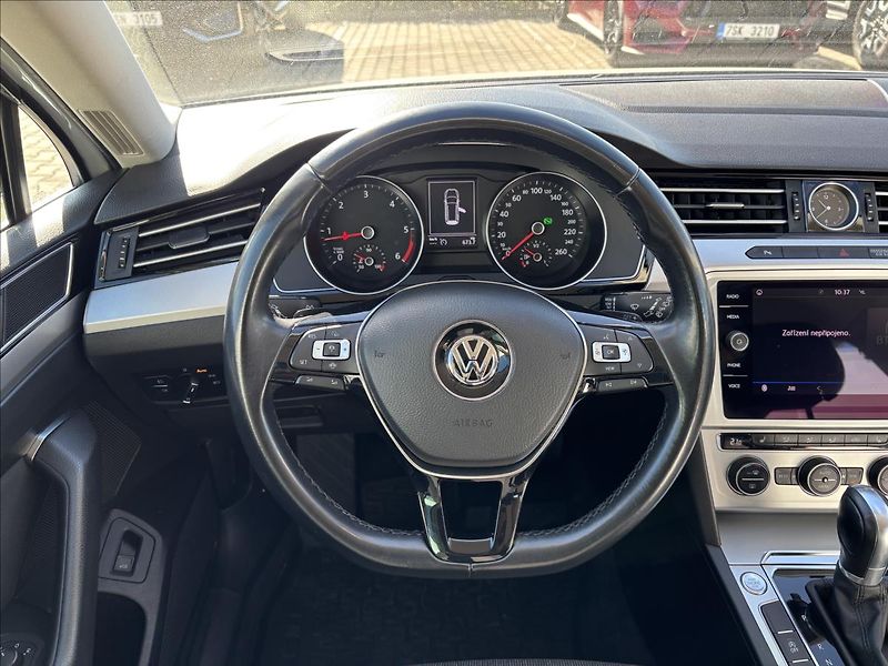 Volkswagen Passat 2,0 TDI 140kW DSG Comfortline - fotka 18 z 41
