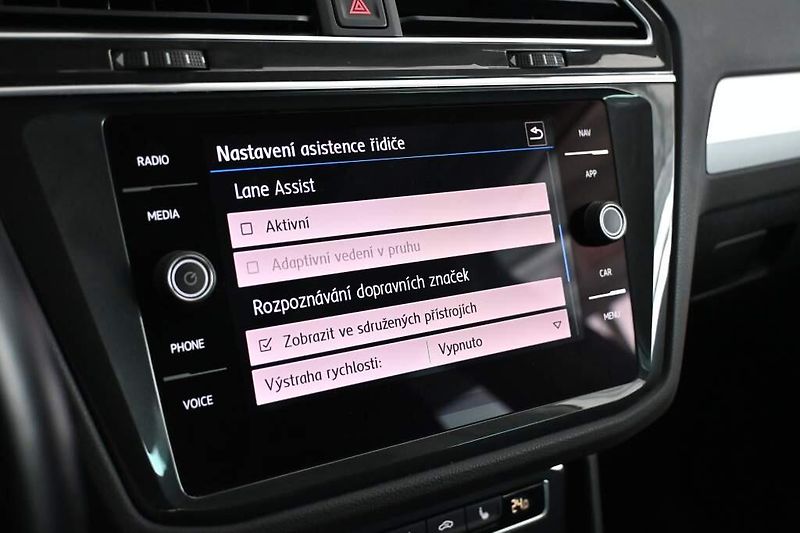 Volkswagen Tiguan (2021) 2.0 4Motion LED Matrix DSG ACC - fotka 20 z 35