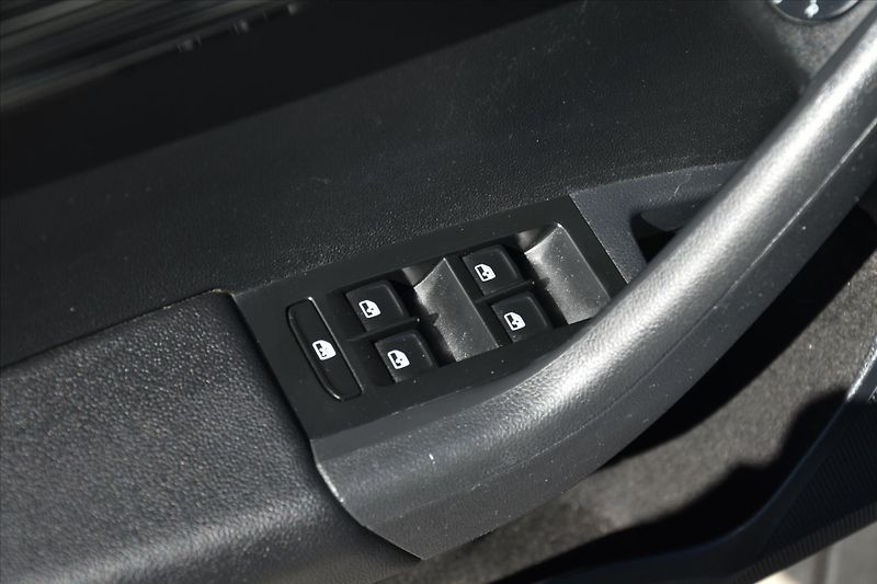 Škoda Octavia 1.8 TSI 132kW DSG STYLE LED ČR - fotka 21 z 23