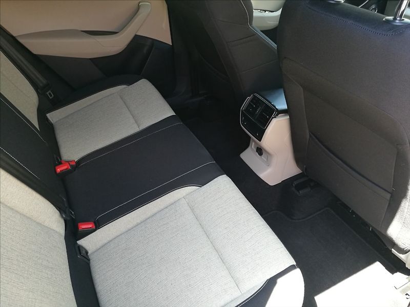 Škoda Karoq 1,5 TSI DSG - fotka 17 z 24