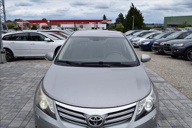Toyota Avensis 2,2 D-CAT 130KW NOVÉ V CZ - fotka 3 z 43
