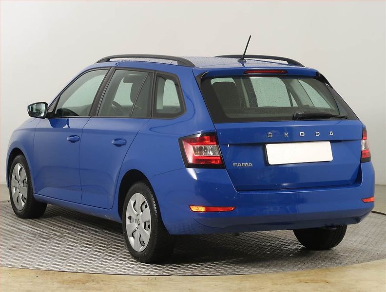 Škoda Fabia (2020) 1.0 TSI, Serv.kniha - fotka 4 z 14