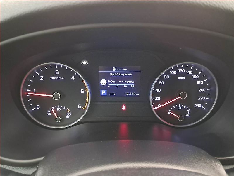 Kia Sportage (2021) 1.6 CRDi MHEV - fotka 11 z 18