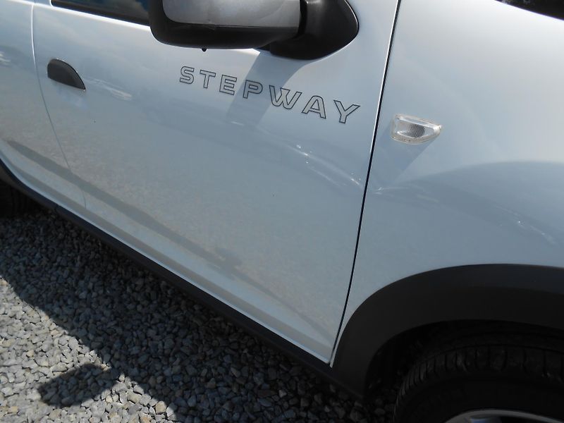 Dacia Sandero STEPWAY,NAVI,KAMERA,LED! - fotka 17 z 44