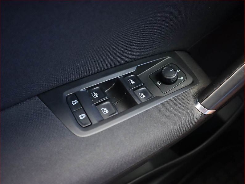 Volkswagen Touran (2019) Comfortline 1.5 TSI, Automat - fotka 17 z 20