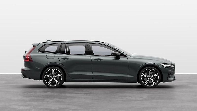 Volvo V60 (2026) PLUS DARK, B4, 145+10 kW / 197 - fotka 5 z 13