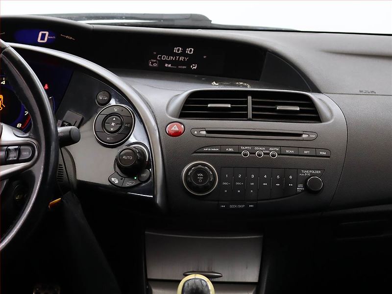 Honda Civic (2006) 1.8 i, po STK, jezdí výborně - fotka 10 z 12