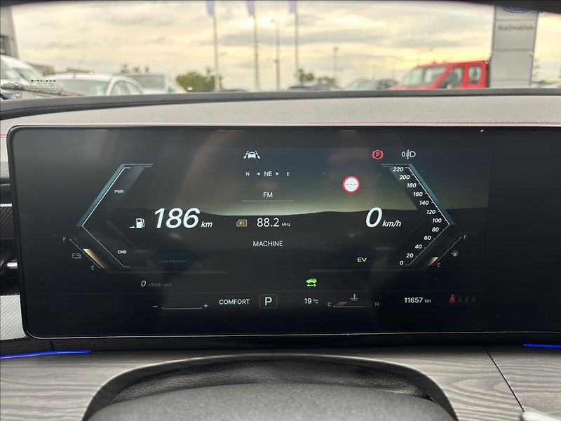 KGM Actyon 1,5 GDI Premium Hybrid 2WD - fotka 29 z 38