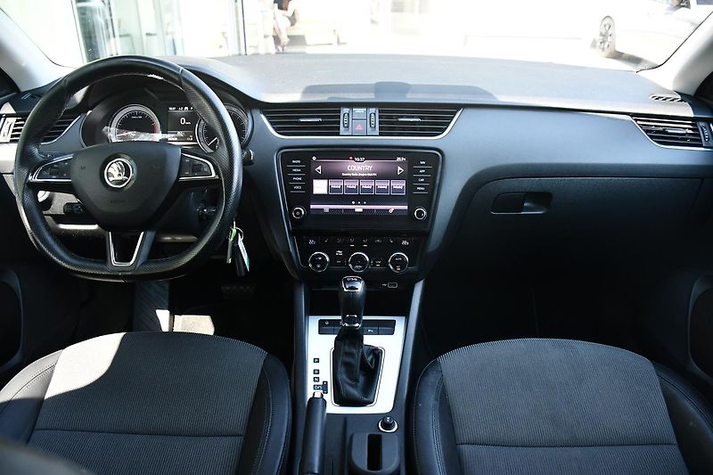 Škoda Octavia 1.5TSi 110kW DSG NAV ACC - fotka 21 z 48