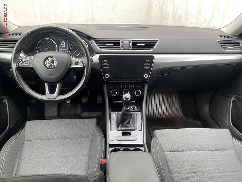 Škoda Superb (2017) 2.0TDi, ČR, SportLine - fotka 8 z 19