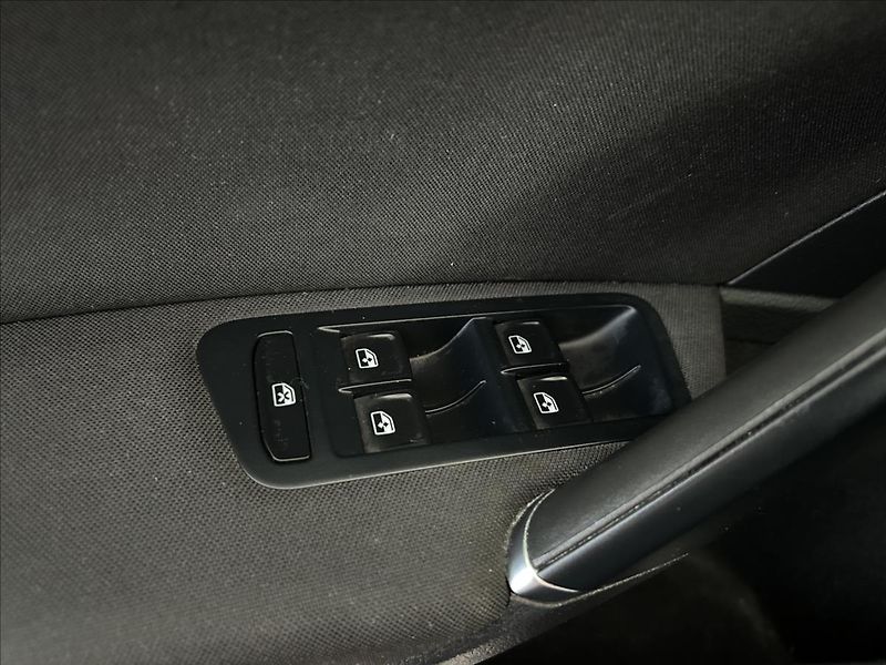 Volkswagen Golf 1,6   TDI 85kW,JOIN,TAŽNÉ,SERV - fotka 10 z 30