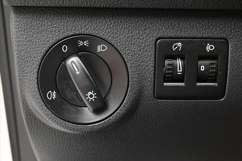 Volkswagen Caddy 2,0 TDI 75kW MAXI KLIMA - fotka 23 z 27
