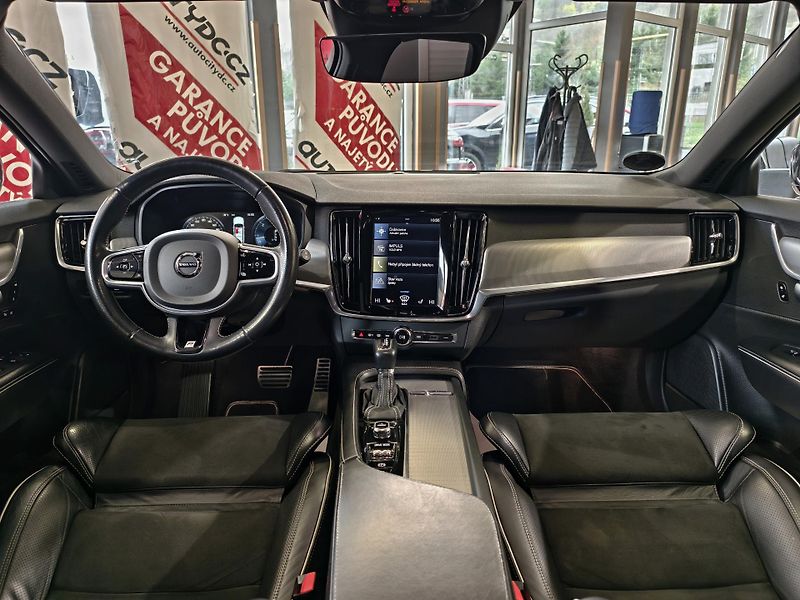 Volvo V90 2.0 D4 140kW A/T R-DESIGN, DPH - fotka 9 z 25