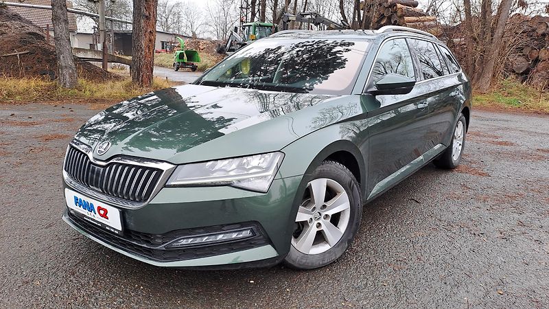Škoda Superb 1.6 CRTDI DSG Comfort+Panorama - fotka 1 z 32