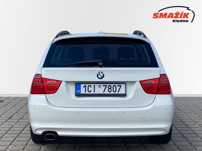 BMW Řada 3 (2009) 320 D   2,0 (120kW) - fotka 6 z 28