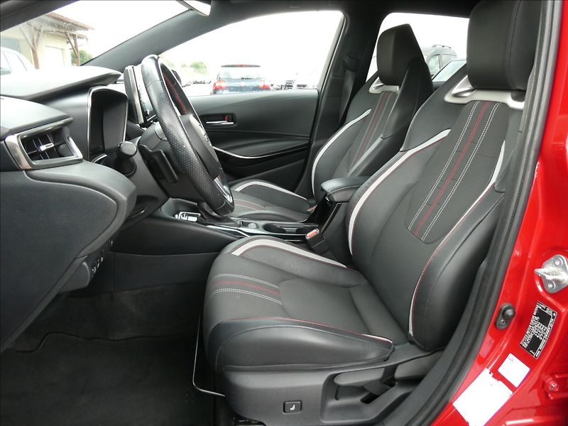 Toyota Corolla 2,0 Hybrid e-CVT GR Sport 112k - fotka 16 z 44
