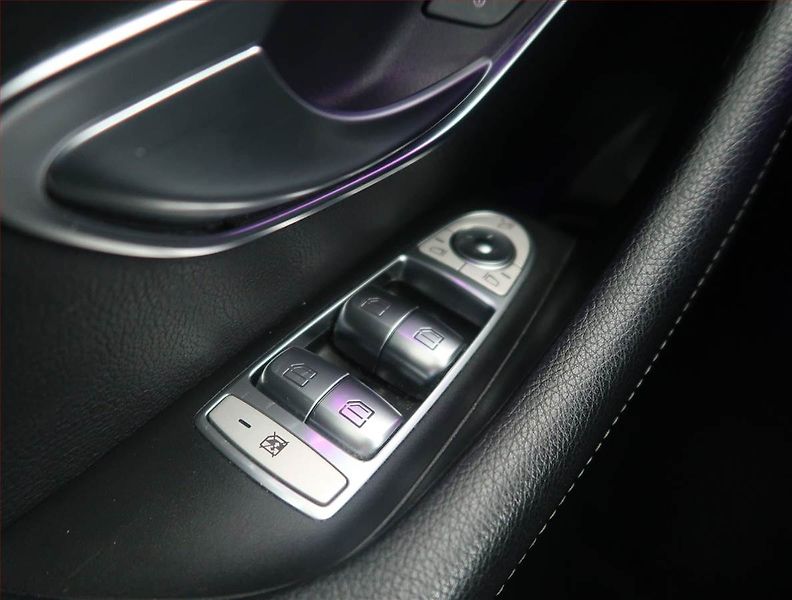 Mercedes-Benz Třídy E (2017) E 220 d, Automat, Kůže, Navi - fotka 15 z 16