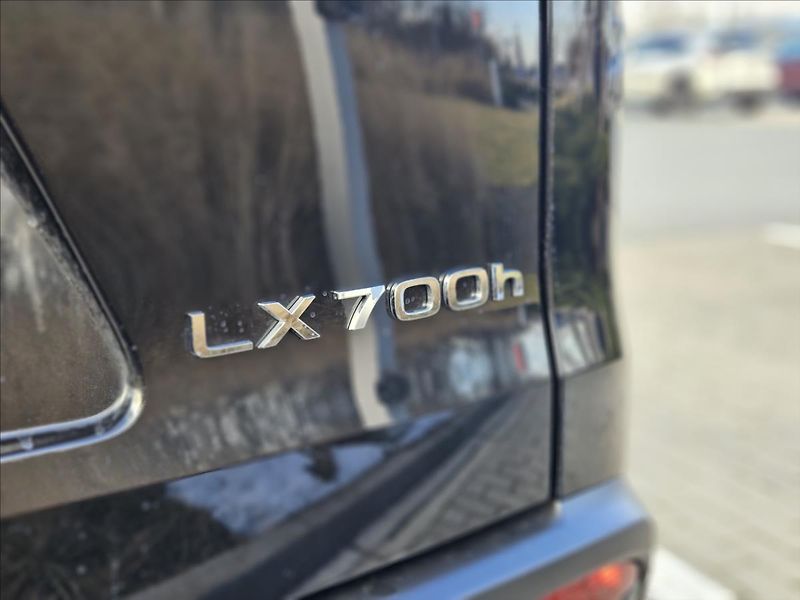Lexus LX 700h (2025) 3,4 Overtrail+  HEV - fotka 9 z 22