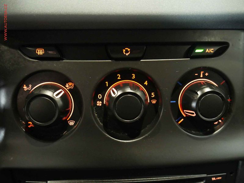 Citroën C3 (2014) 1.2PT, 2.maj,ČR, AC - fotka 14 z 14