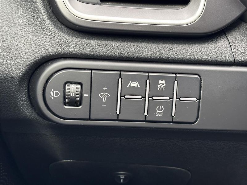 Kia Ceed 1,5 TGDi TOP ZÁRUKA - fotka 31 z 40