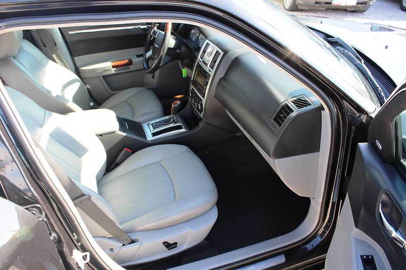 Chrysler 300C (2007) 3,0CRD KŮŽE XENON TEMPOMAT ALU - fotka 13 z 17