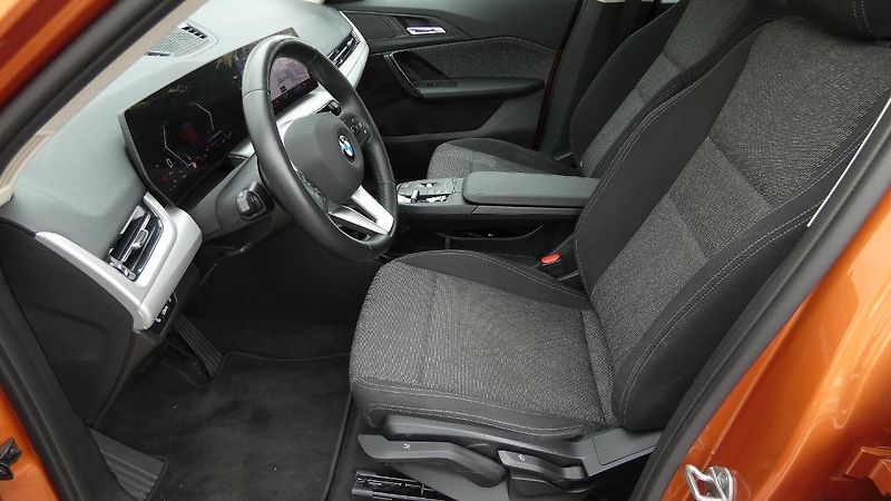 BMW X1 sDrive 18i - fotka 17 z 22