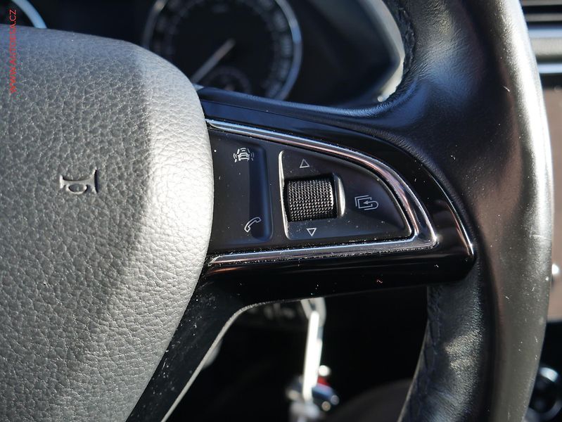 Škoda Superb (2017) 2.0 TDi, ČR, Ambition, bixen - fotka 16 z 25