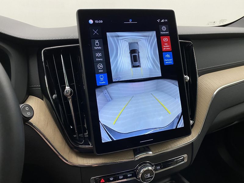 Volvo XC60 T8 AWD RECHARGE ULTRA BRIGHT - fotka 66 z 67