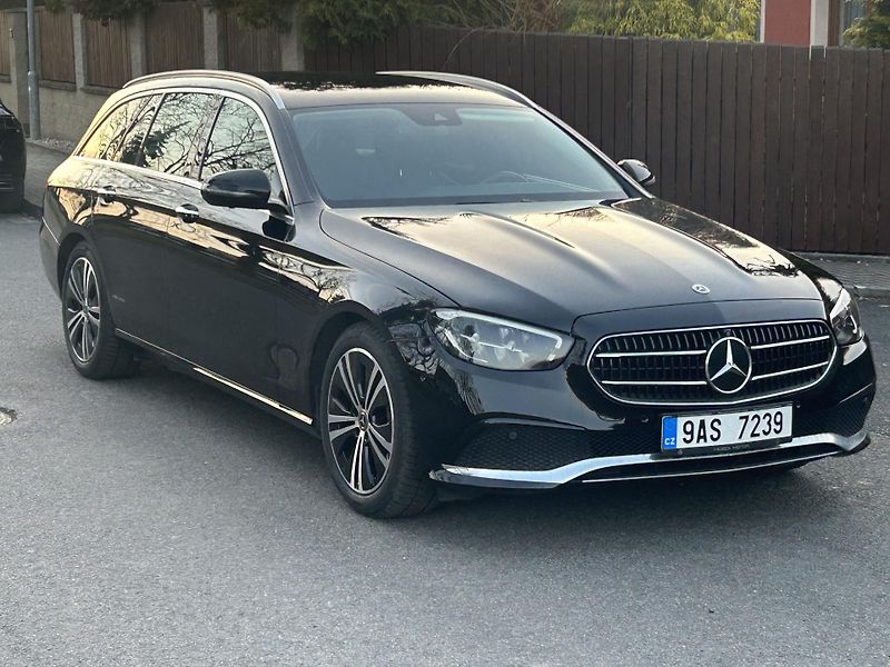 Mercedes-Benz Třídy E (2023) 200d AVANTGARDE ČR 1.maj TAŽNÉ - fotka 10 z 42