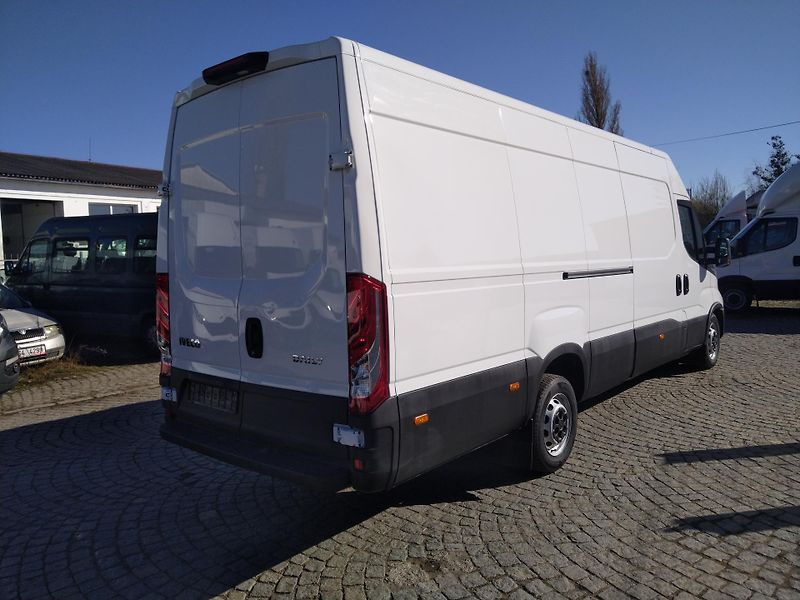 Iveco Daily 35S180 automat 3,0L  2024 - fotka 3 z 10