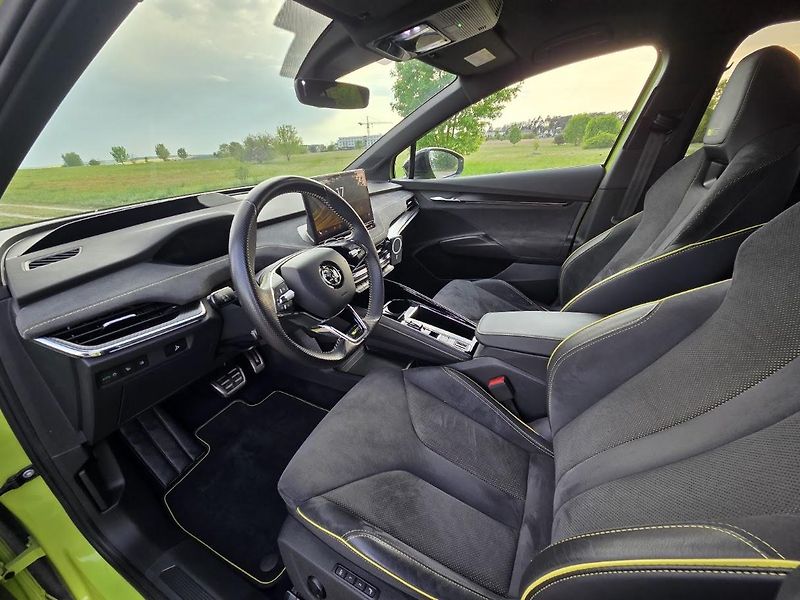 Škoda Enyaq (2022)  RS 80 220kw-4x4-TEPELKO-DPH - fotka 9 z 18