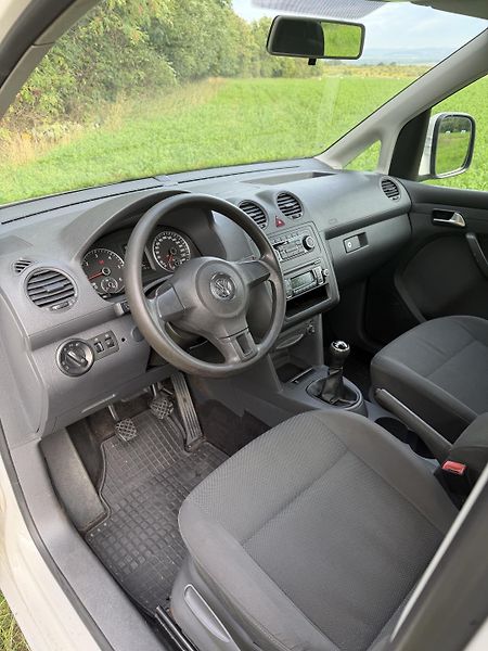 Volkswagen Caddy (2011) 1,6TDi,ČR,Serviska,Tažné,Nehav - fotka 14 z 14