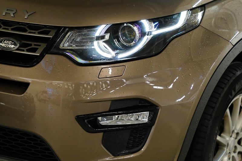 Land Rover Discovery Sport - fotka 9 z 33