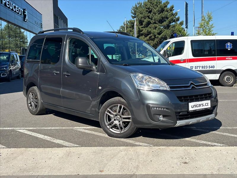 Citroën Berlingo 1,6 BlueHDI  ČR, 1.maj. - fotka 3 z 25