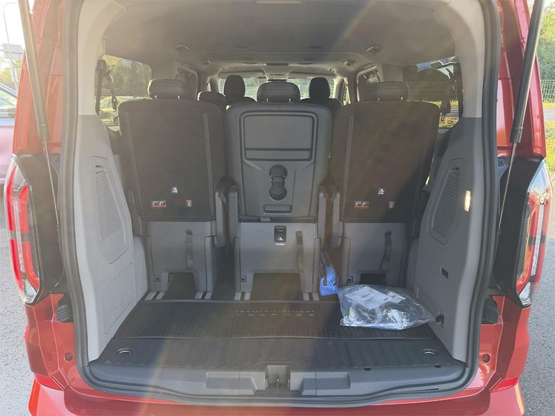 Ford Tourneo Custom (2026) Titanium X L2, Tourneo, 2.5 Du - fotka 12 z 22