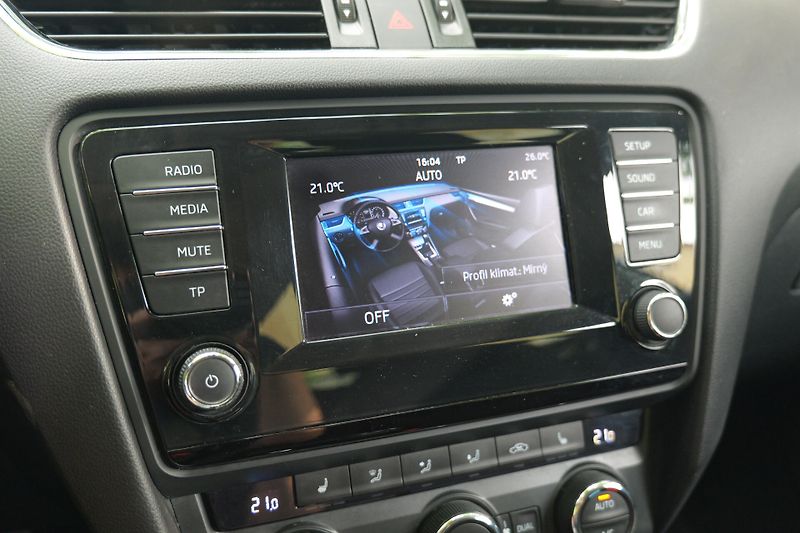 Škoda Octavia 1.4 TSI Tažné Tempomat R17 Alu - fotka 24 z 26