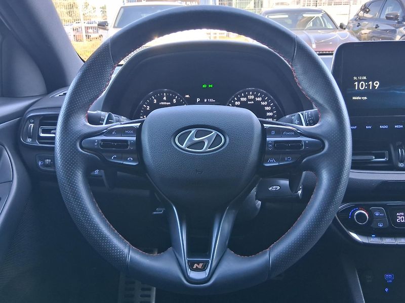 Hyundai i30 N-LINE 1.5 T-GDi 117 kW - fotka 11 z 26