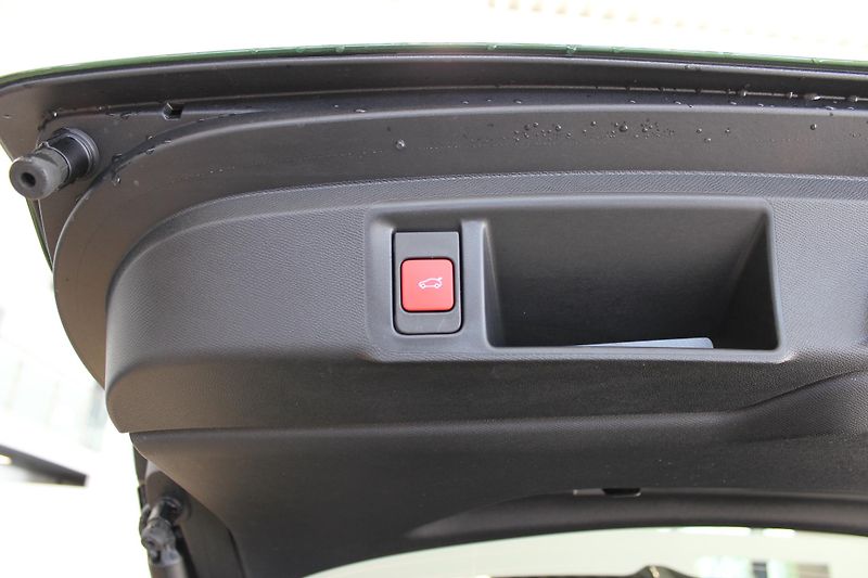 Opel Astra (2026) ULTIMATE Hybrid 1.2TURBO 107kW - fotka 9 z 22