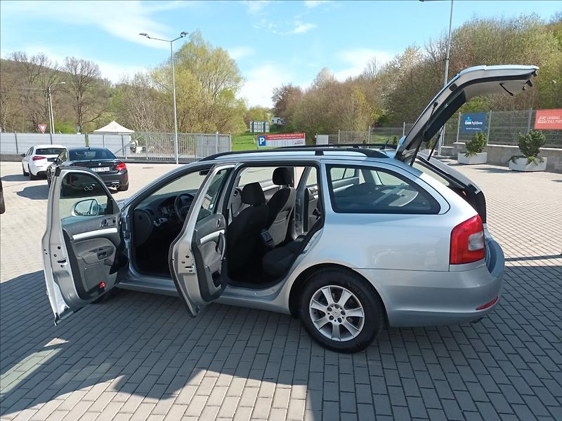 Škoda Octavia 1,2 TSI,77kw,KLIMA,TEMPOMAT, - fotka 10 z 29