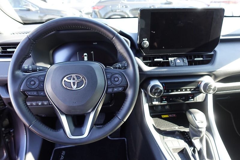 Toyota RAV4 2,5 HEV Executive FWD - fotka 18 z 35