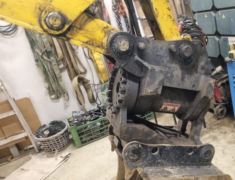 Komatsu (2023) PW138 bagr mimoosé tilt 14.5t  - fotka 7 z 10