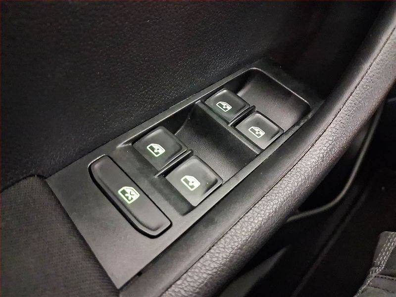Škoda Fabia (2015) Style 1.2 TSI, ČR,1.maj - fotka 16 z 16