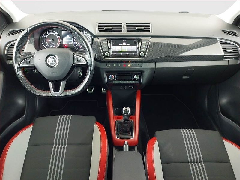 Škoda Fabia (2017) Monte Carlo 1.2 TSI, Tempomat - fotka 8 z 14