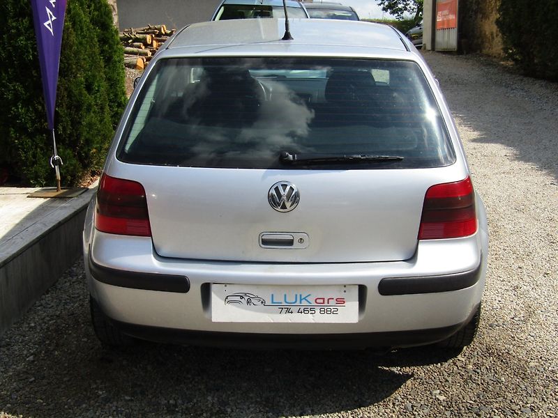 Volkswagen Golf (2002) 1.4 16V KLIMA FUNKČNÍ - fotka 12 z 34